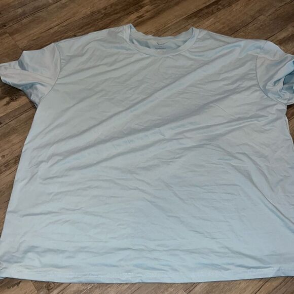 Shein curve t shirt - Picture 1 of 2